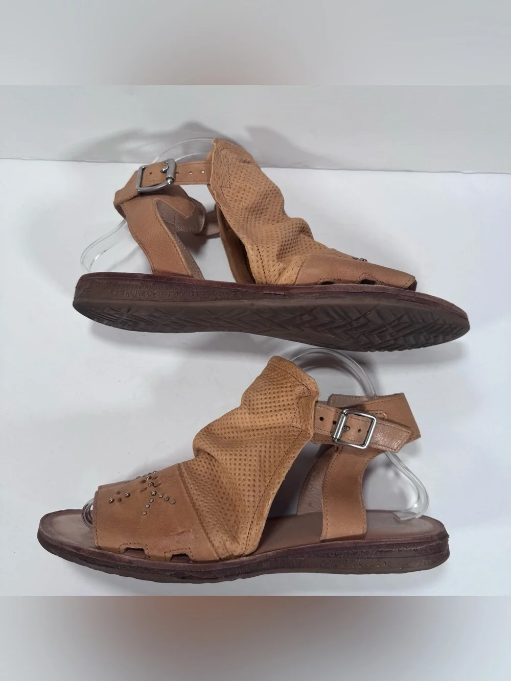 Miz Mooz Fifi Wheat Tan Leather Studded Ankle Strap Gladiator Sandals Size 10